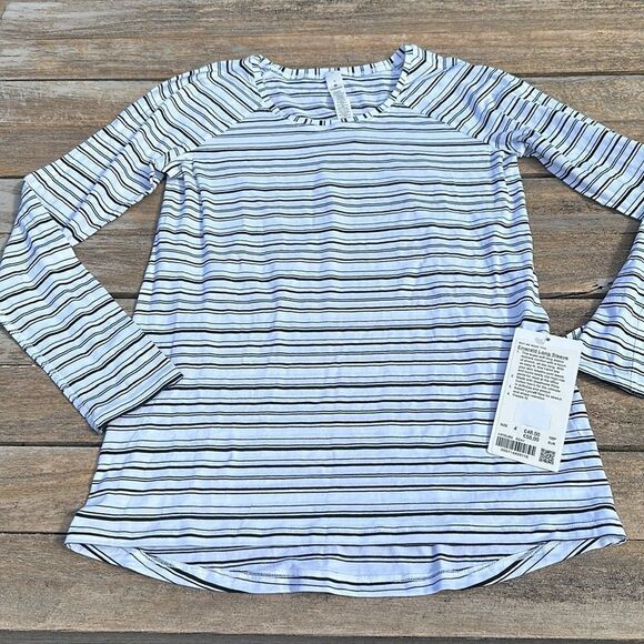 Lululemon Emerald Long Sleeve Cut Back Stripe White Black size 4‎ NWT - Picture 1 of 7